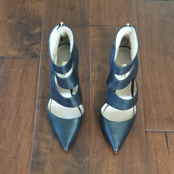 LOUISE ET CIE "Sarmienta" Black Leather Pointy Toe Booties - Size 6 - Picture 2 of 12